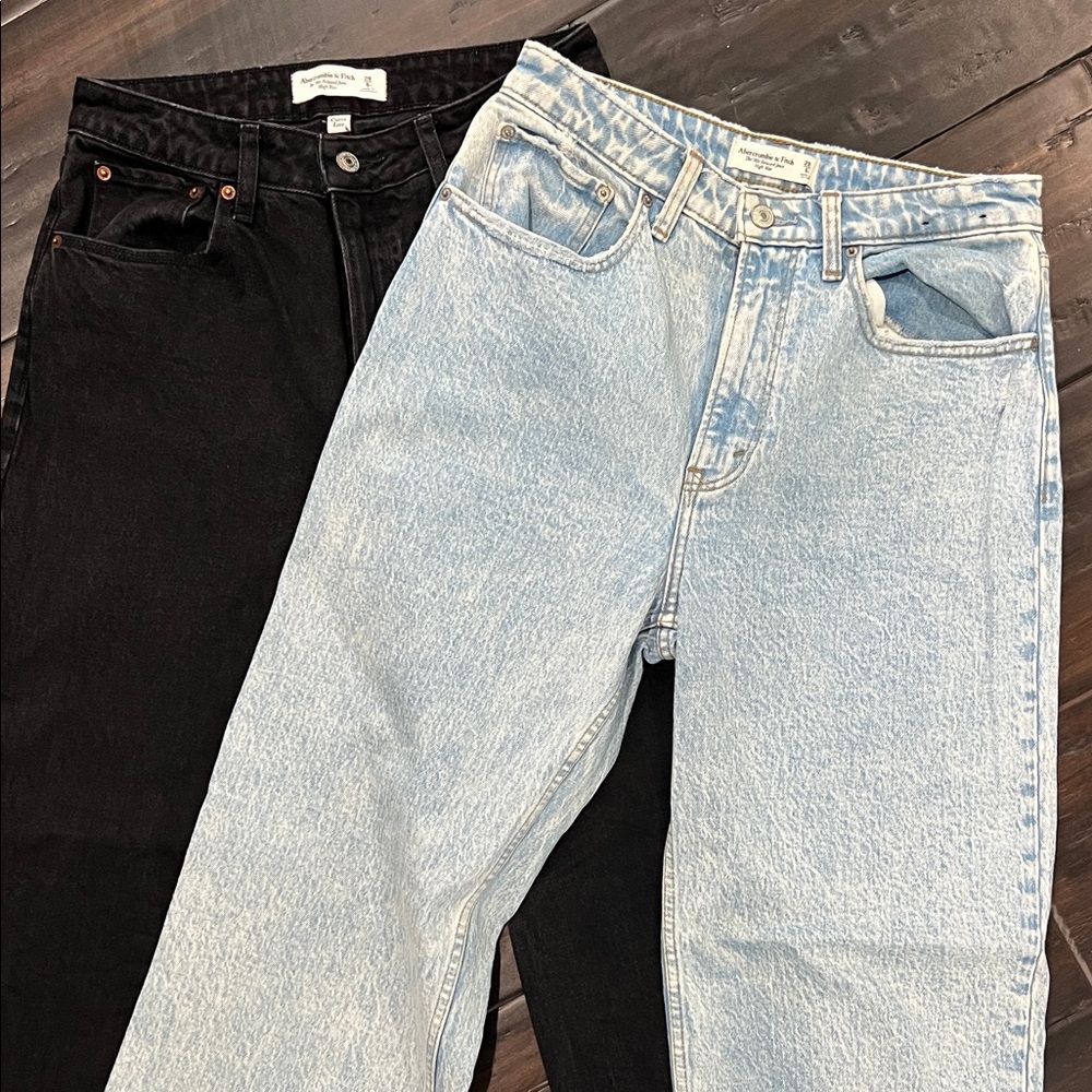 Abercrombie & Fitch 90s Relaxed Jeans in Black and Light Blue
